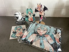 Lewd complex – HATSUNE FREAKU Bundle. Plus Two Lewd Complex Stands.