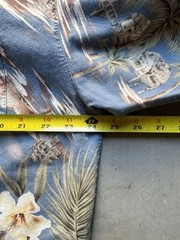 Quick Silver Edition Hawaiiann Pattern Blue Shirt Size Large