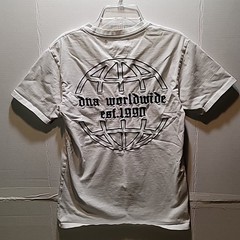 DNA Premium Wear Worldwide 1990 Globe Logo White T-Shirt Size Small