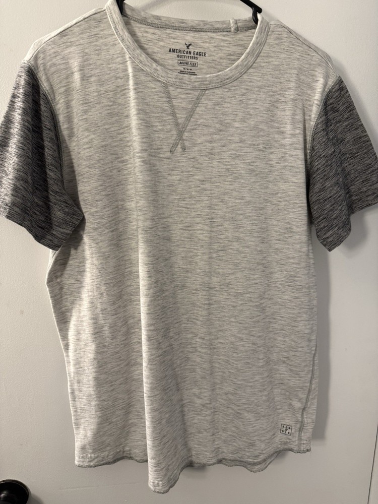 American Eagle Outfitters Active Flex Men’s M Gray Heather Logo Stretch Tee