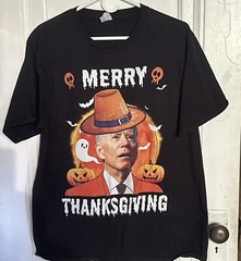 Biden Merry Thanksgiving Trick or Treat Large L Pumpkin Skull Ghost Bat T Shirt