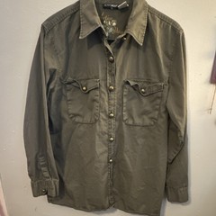 Active Wear Olive Cotton Button-up Military-inspired Bug buttons