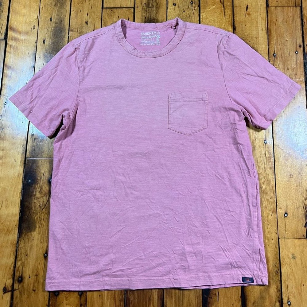 Faherty Men’s Medium Sunwashed Tee Shirt Salmon Faded Minimalist