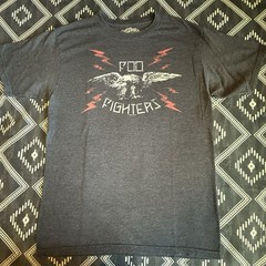 FOO FIGHTERS Thunder Eagle Licensed Alt Rock T-Shirt 2008. MEDIUM Preowned NV