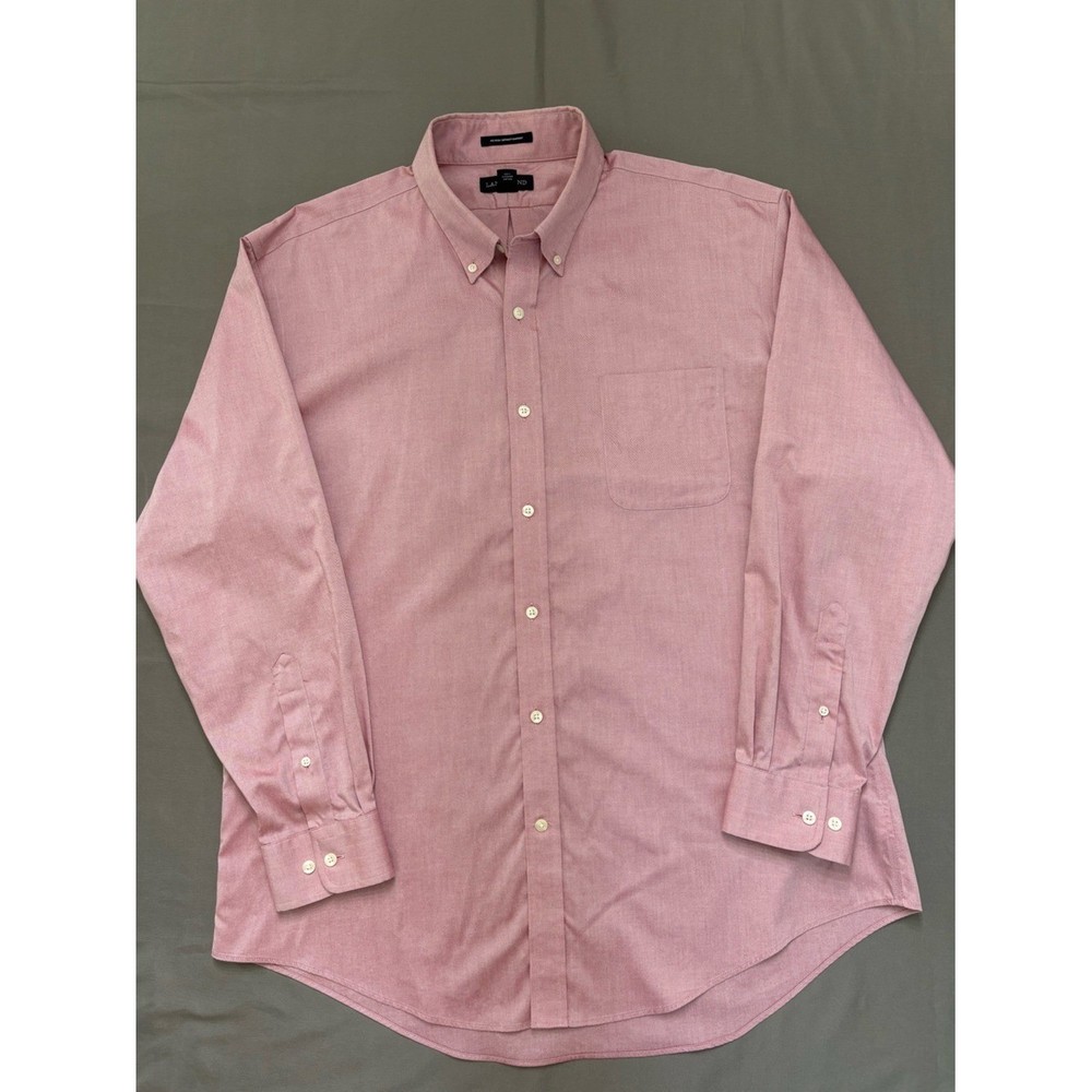 Lands’ End Men’s Light Pink Button-Down Shirt Size 17/34