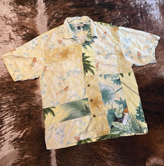 Tommy Bahama Undercover Man L Silk Short Sleeve Floral Hawaiian Button-Up Shirt