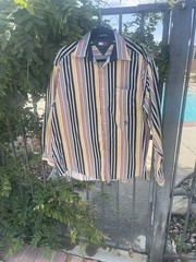 Men’s Button Down. Mid Weight All Cotton. Medium. Classic. Colorful Striped M
