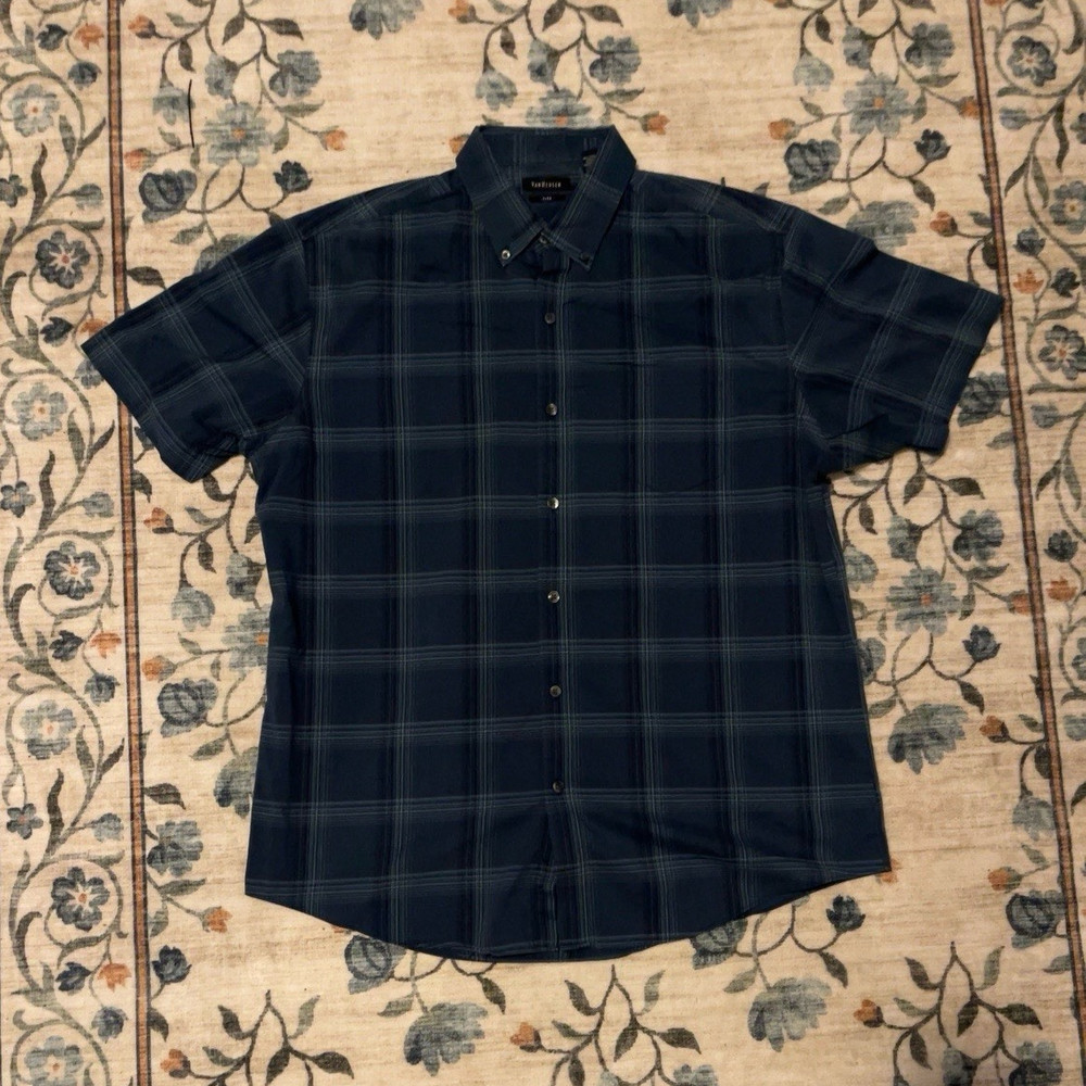 Van Heusen Flex Men’s L Blue Plaid Short Sleeve Button-Down Collar Shirt
