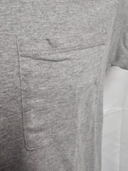 Fruit of the Loom Mens Small gray pocket t shirt