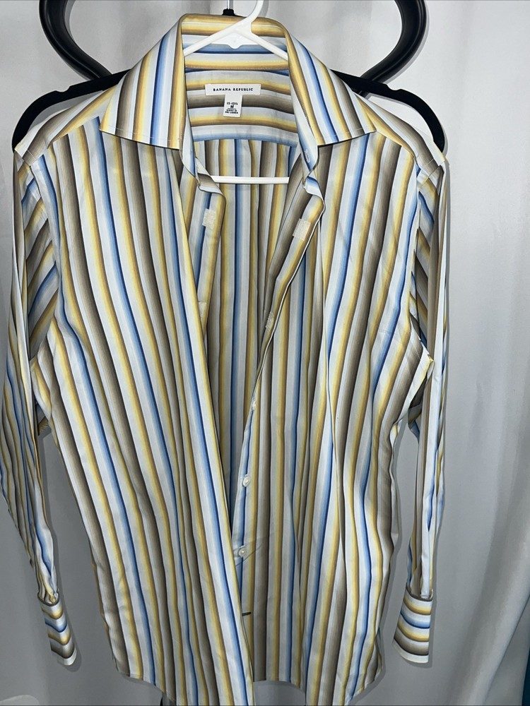 Men’s BANANA REPUBLIC stiped button front shirt. Multi color Size M