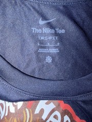 Nike The Nike Tee Dri-FIT Univ of Arizona Bear Graphic — Black (L)