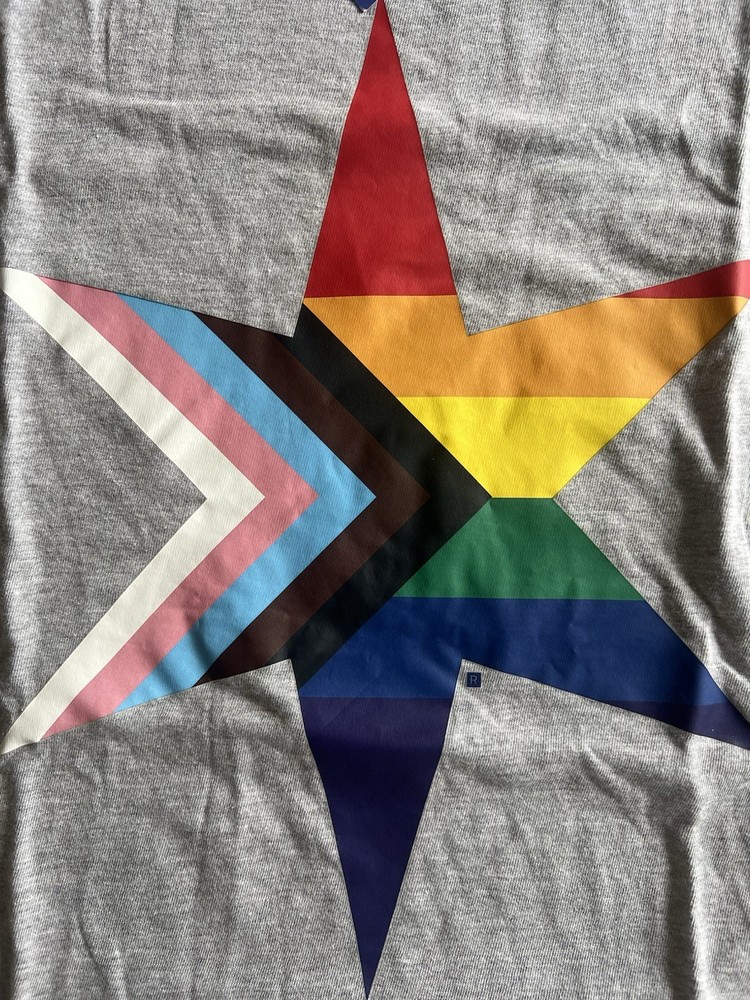 Chicago Star Progress Pride Flag Graphic T Shirt Size S NWT