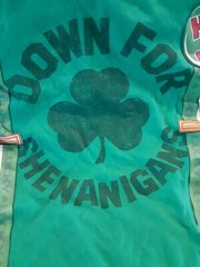 St Patrick’s Day Down For Shenanigans Green Shirt Men’s XL Paddy Lucky Suspender