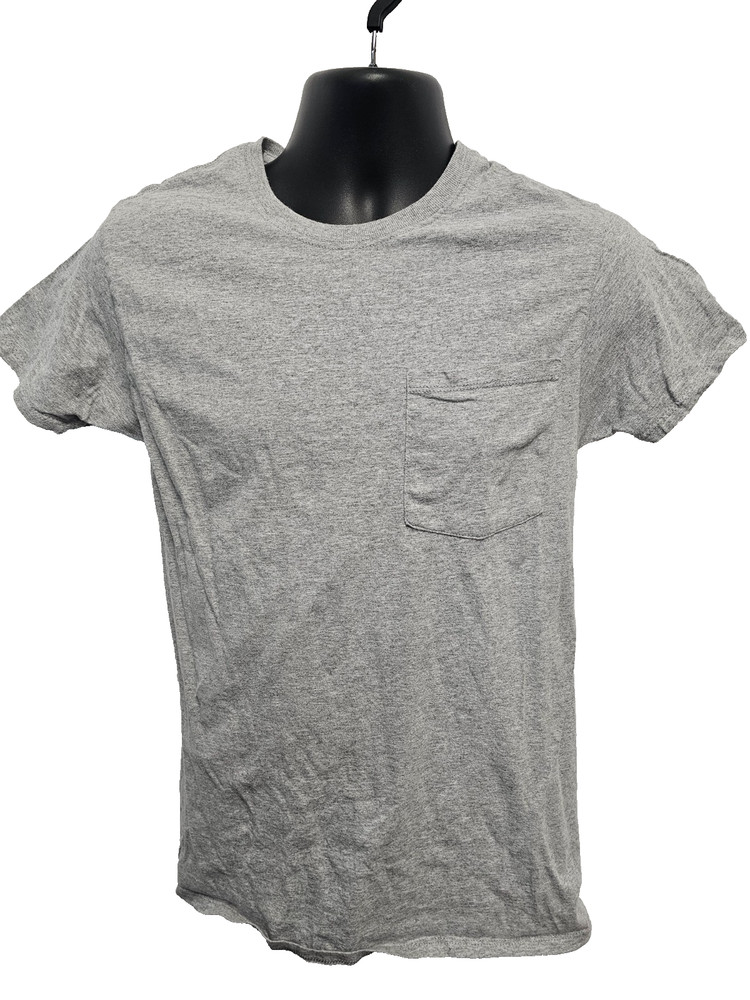 Fruit of the Loom Mens Small gray pocket t shirt
