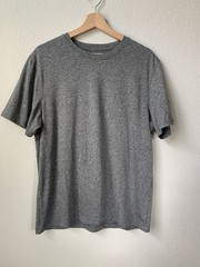 Old Navy Active shirt lightweight fabric Size Large Mens T shirt Tee Gym top