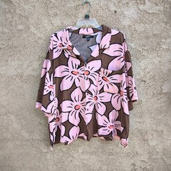 Novamen Malaysia Floral Hawaiian Shirt XL Button Short Sleeve Fold Down Collar