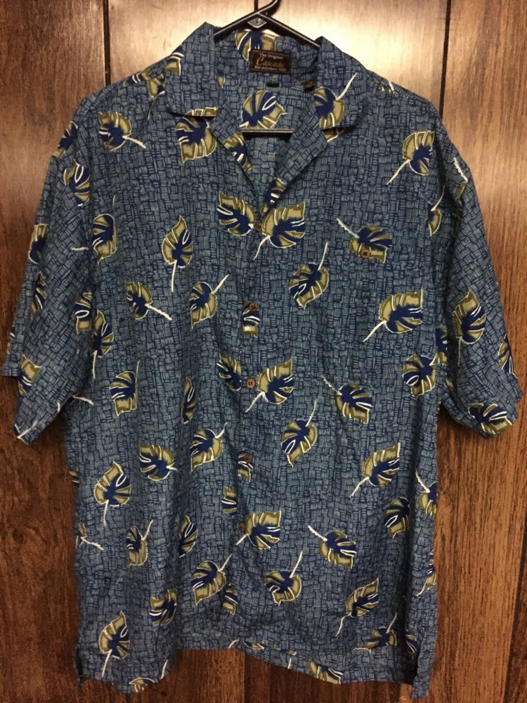 Cascade Men’s Size Large Blue Patterned Short Sleeved Shirt Pre-Owned