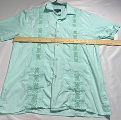 Omega Fashion Men’s Size M Mint Green Guayabera Shirt Embroidered 4 Pocket Cuban