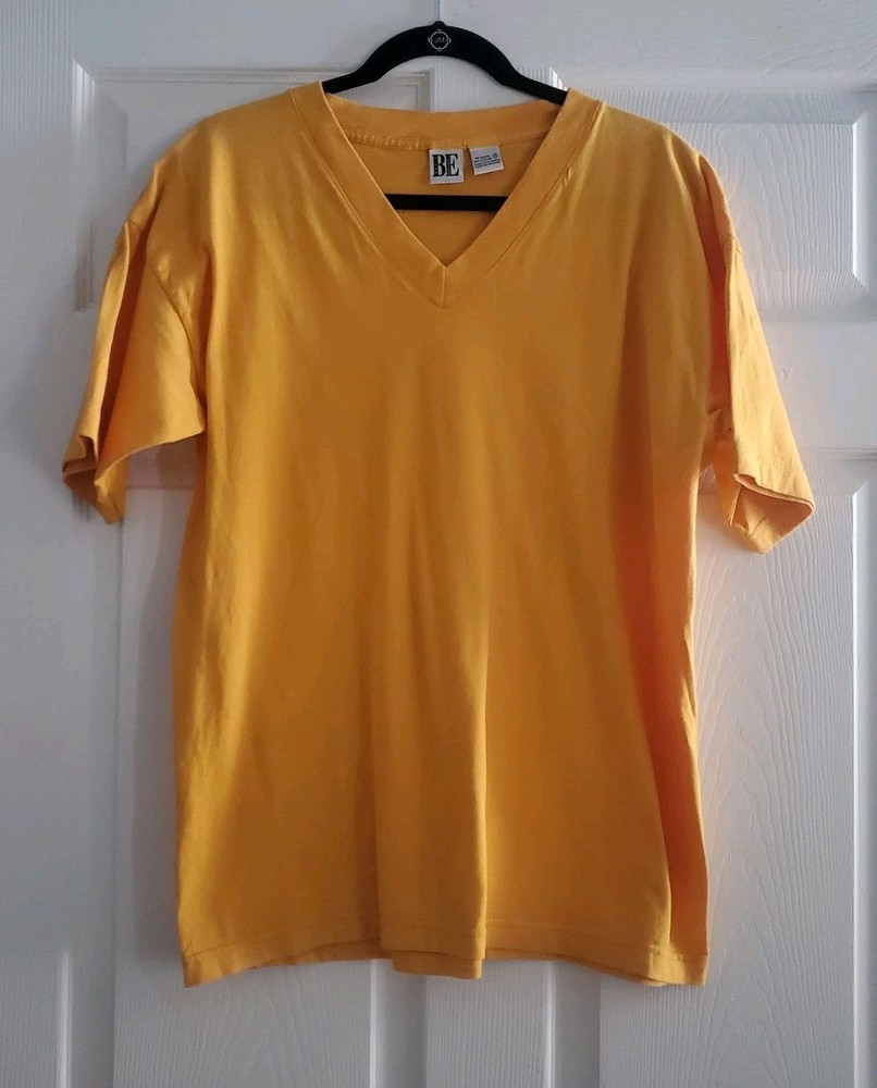 BE Vintage Basic Essentials Men M T-Shirt V-Neck Mustard Short Sleeve (Flaw)