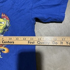 2004 SpongeBob SquarePants Hardly Dangerous Graphic T Shirt Nickelodeon Youth M