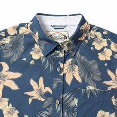 Seapointe Men’s Island Classics Soft Tropical Woven Button Down Shirt