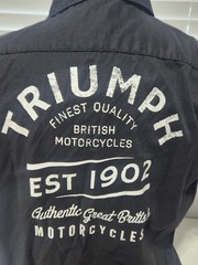 Triumph Black Solid Short Sleeve Button-Up Point Collar Logo Shirt M