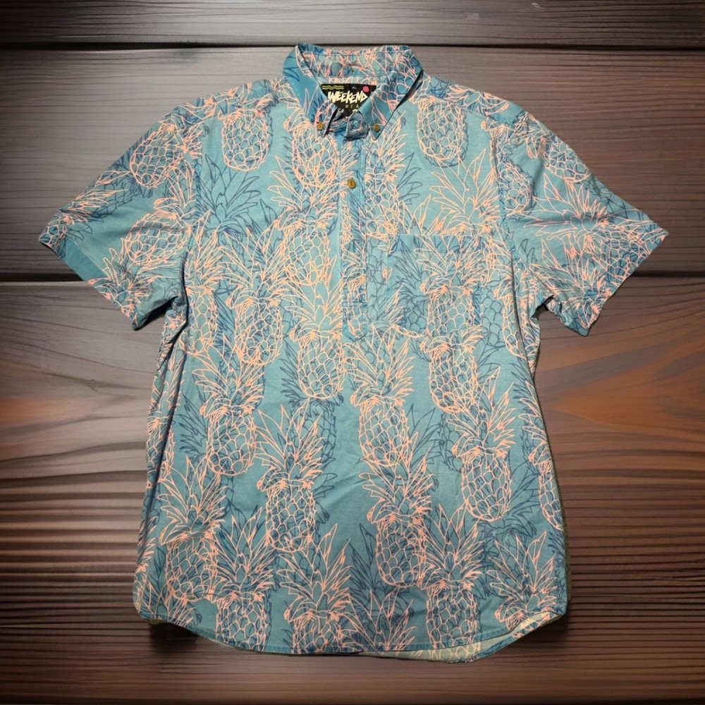 Chubbies Weekend Wear Men’s Medium Button Up Polo Golf Blue Pink Pineapples