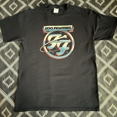 FOO FIGHTERS Space Crest Licensed Alt Rock T-Shirt 2022. MEDIUM Preowned NV