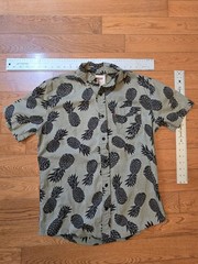 Men’s Levi’s Pineapple Print Button Up, Size S, Great for Projects and Sewing