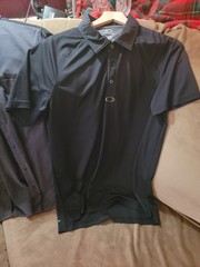 #2 Men’s Button-Down Shirt, Size medium. 8 pack. Many brands men’s shirts
