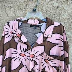 Novamen Malaysia Floral Hawaiian Shirt XL Button Short Sleeve Fold Down Collar