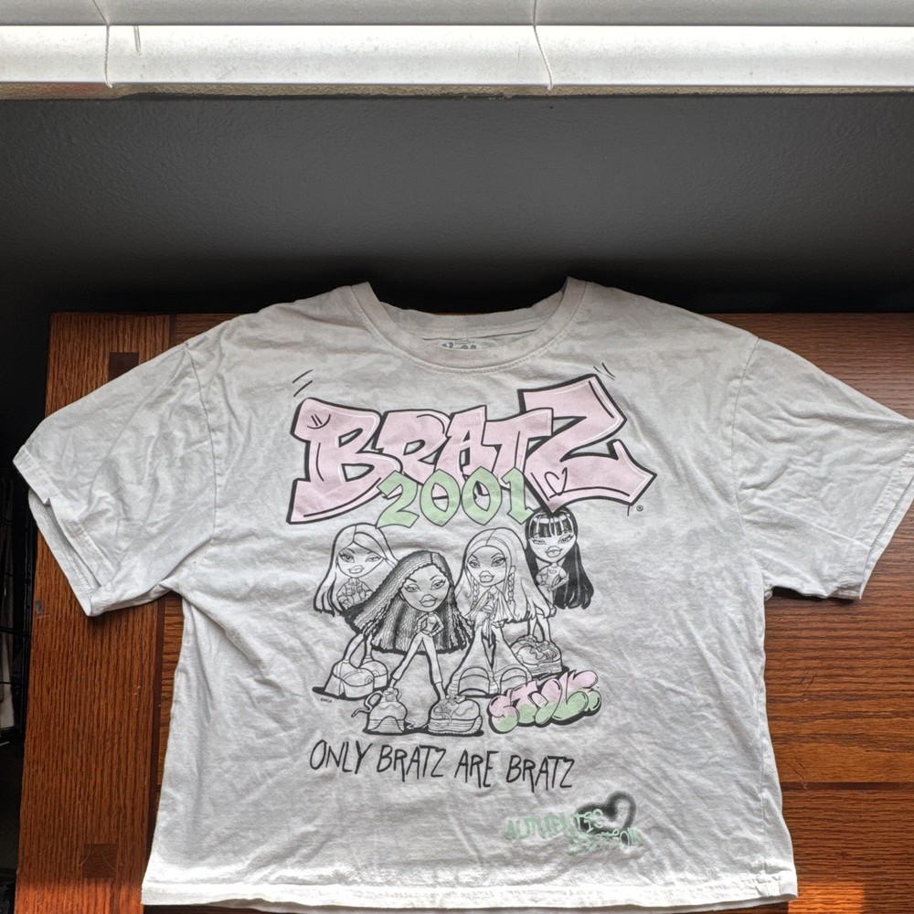 Bratz Authentic Edition 2001 Double-Sided Graphic Print White Tee Men’s L