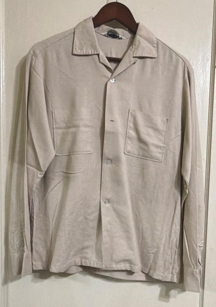 Pilgrim Men’s Loop Collar Beige Button-Up Long Sleeve Point Collar Shirt Medium