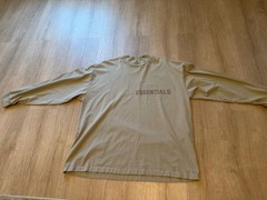 Fear of God ESSENTIALS Men’s Long Sleeve T-Shirt – Size M – Light Oatmeal Beige