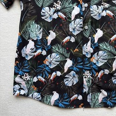 Tunevuse Tropical Bird Print Button Down Shirt Mens Size Medium Black Floral