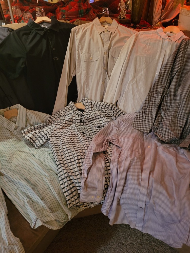 #2 Men’s Button-Down Shirt, Size medium. 8 pack. Many brands men’s shirts